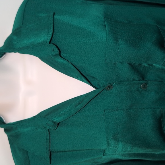 Emerald Green Women's Button-Up Blouse - Picture 3 of 9